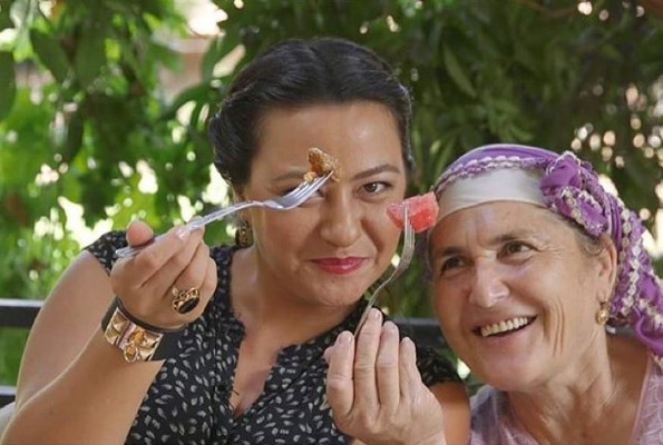 Anadolu'yu yiyen Ezgi Sertel doymadı arabasına buzdolabı koydu - Resim: 4