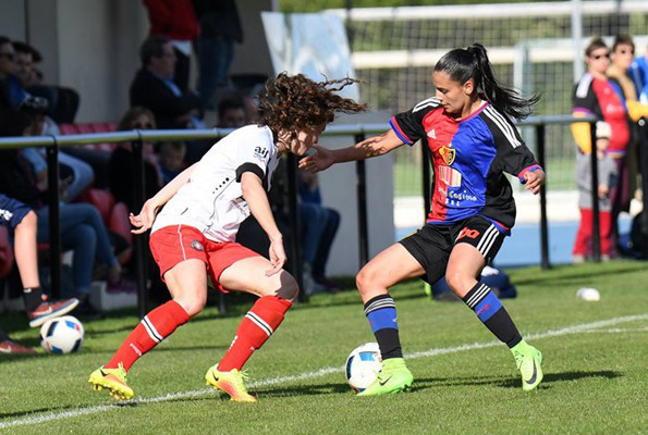 İsveç’te kadınlara büyük ayıp davet etmediler emeklerini sömürdüler - Resim: 1