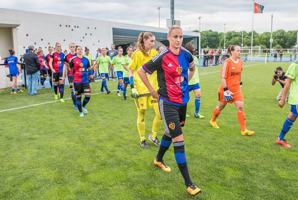 İsveç’te kadınlara büyük ayıp davet etmediler emeklerini sömürdüler - Resim: 4