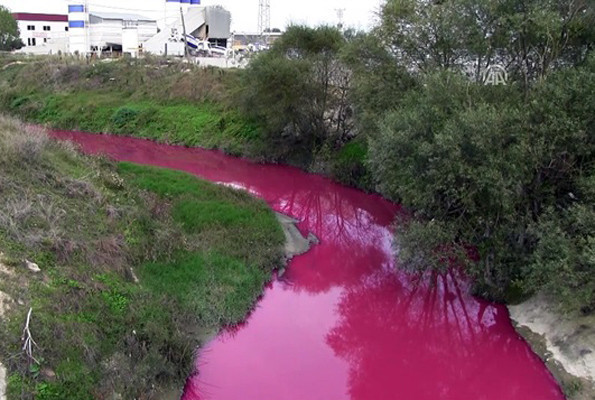 Dere önce kırmızı sonra gri aktı Yetkililer numune aldı - Resim: 4