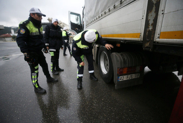 Kış lastiğinde denetimler başladı Polis iş başında - Resim: 4