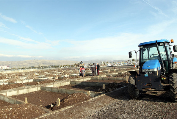 Ölüsüz 600 mezar kazdılar Erzurum’da mezar hazırlığı  - Resim: 2