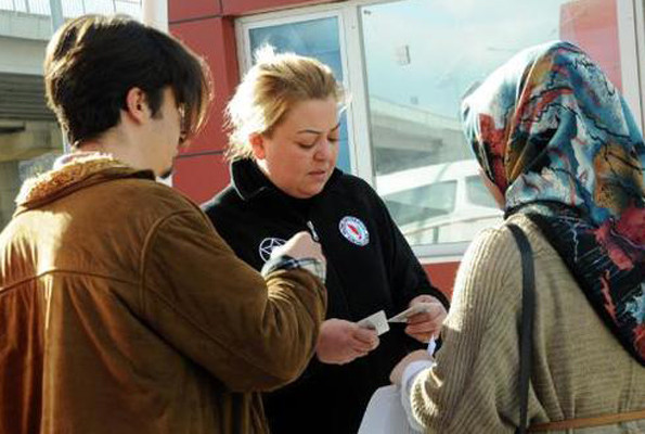 Asgari ücretli Gülden Görmez bu kez patronlarla konuşacak - Resim: 1