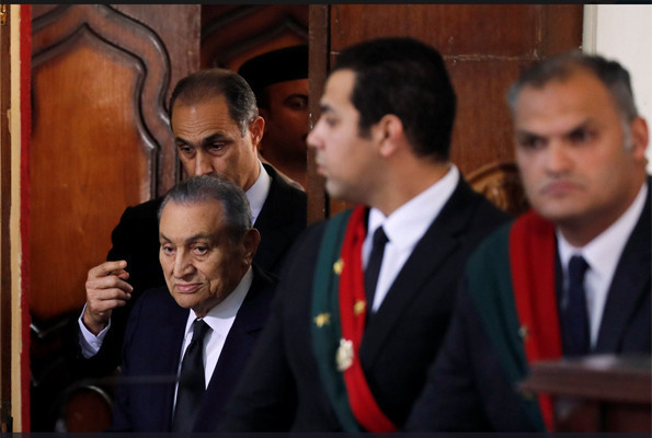 Mısır'da tarihi an Mursi ve Mübarek ilk kez bir araya geldi - Resim: 2