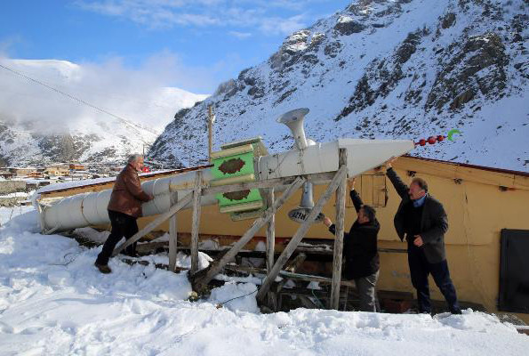 Rize'deki bu caminin minaresi kışın yatıyor yazın dikiliyor - Resim: 3