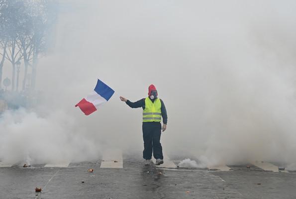 Fransa'da Sarı Yelekliler gözaltına alındı sayı her an artıyor - Resim: 2