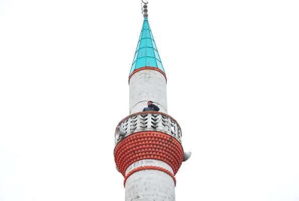 Mahalleli sanki yerden yüksek oynuyor isyan ettiler - Resim: 1