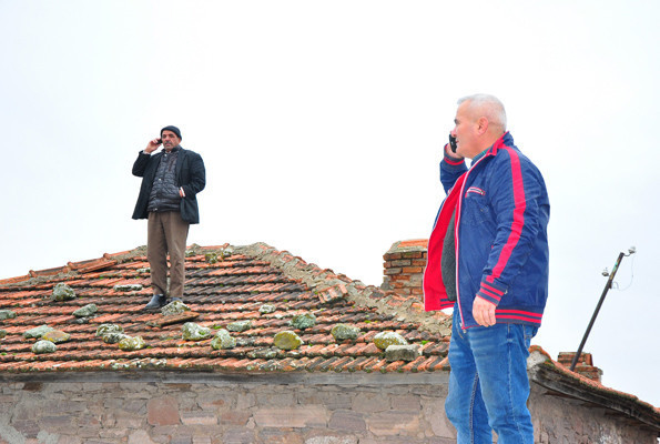 Mahalleli sanki yerden yüksek oynuyor isyan ettiler - Resim: 4