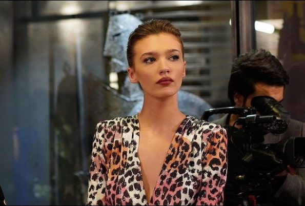 Küfür edip bıçakla evine girmeye çalıştı Sen Çal Kapımı oyuncusunu polis kurtardı - Resim: 2