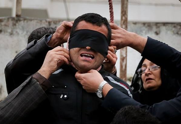 Oğlunun katilini ipten son anda böyle kurtardı - Resim: 1