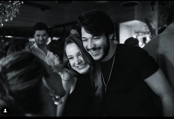 Çukur dizisinin Celasun'undan olay paylaşım! Abi kardeşlerdi sevgili oldular - Resim: 2