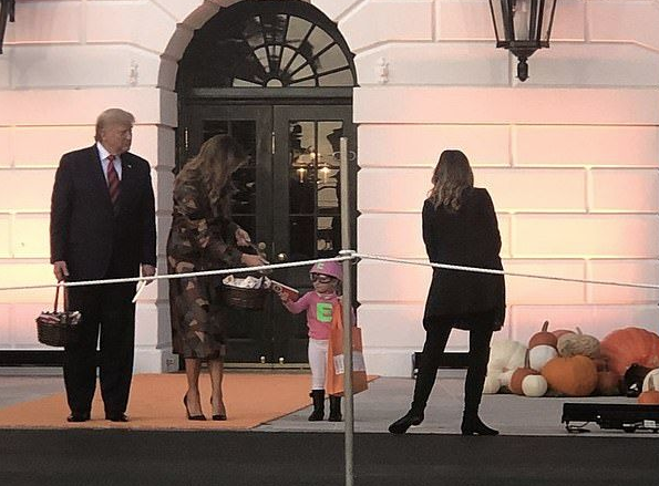 Trump'a cadılar bayramında korkunç sürpriz! Tepkisi şoke etti - Resim: 3