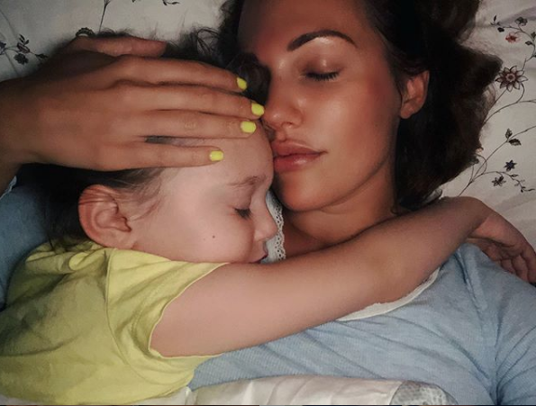 Meryem Uzerli'nin son hali şaşırttı cesur kıyafetiyle frikik veriyordu - Resim: 1