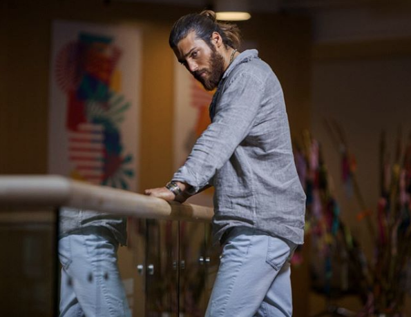 Can Yaman için şok eden suçlama kadın hayranı 'Beni dövdü' deyip şikayetçi oldu - Resim: 8