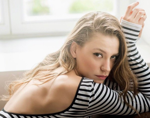 Serenay Sarıkaya eski haline bakın değişimi şoke edecek - Resim: 4