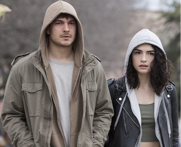 Çağatay Ulusoy'un dünya çapındaki Netflix dizisine kötü haber - Resim: 4
