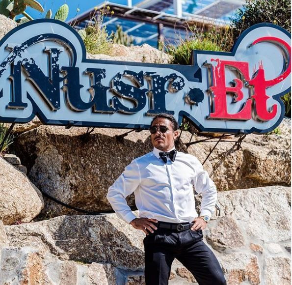 Nusret Gökçe Mykonos'ta restoranını açtı bakın nasıl kutladı - Resim: 3