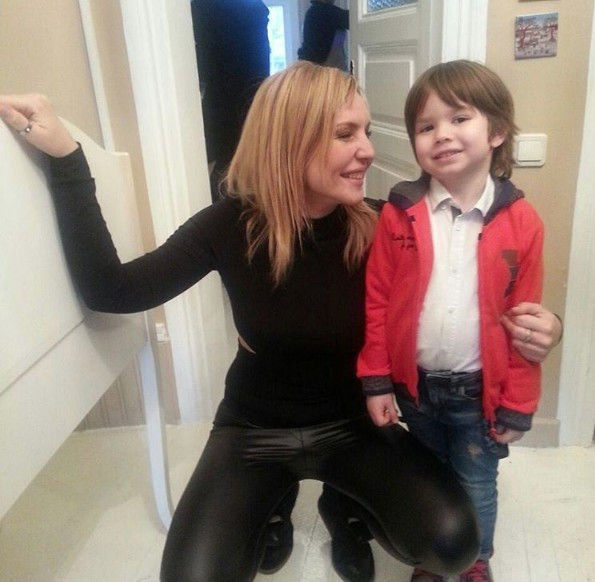 Seda Akgül'ün elbisesi olay oldu yok böyle yırtmaç - Resim: 4