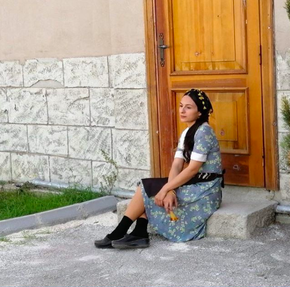 Bir Zamanlar Çukurova'daki Saniye iç çamaşırı giymeden poz verdi! - Resim: 4