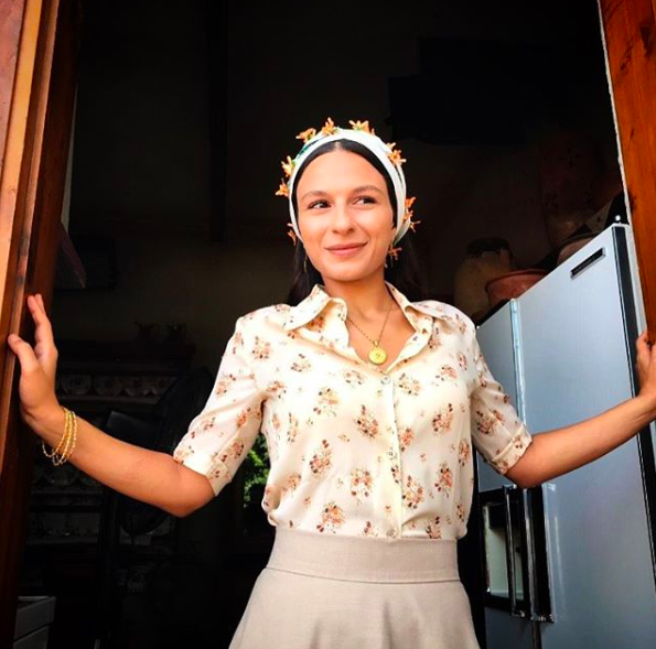 Bir Zamanlar Çukurova'daki Saniye iç çamaşırı giymeden poz verdi! - Resim: 2