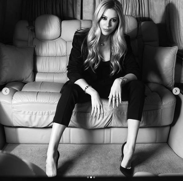 Sinem Kobal 2020 senesinin ilk paylaşımını yaptı sosyal medya çalkalandı - Resim: 4