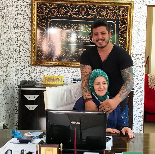 Gökhan Sara zengin çıktı servetinin kaynağı annesine bakın! - Resim: 3