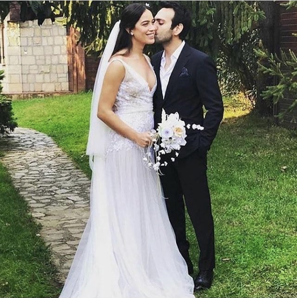 Kızım dizisinin başrolü Buğra Gülsoy Nilüfer Gürbüz ile dünya evine girdi! - Resim: 1