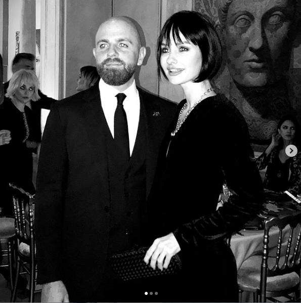 İzzet Özilhan kimdir mesleği ne Yasemin Ergene'nin eşi kimdir? - Resim: 3