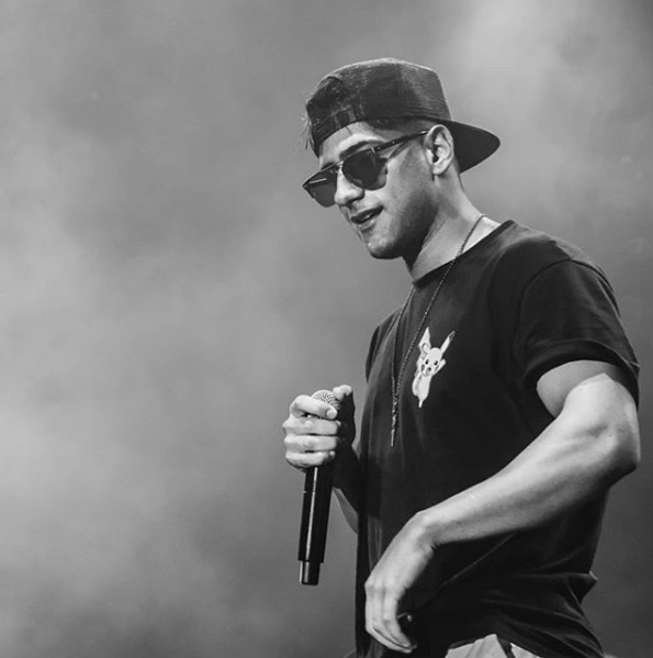 Polis aracında gülerek poz verdi Reynmen lakaplı Yusuf Aktaş muhabirleri darp etti - Resim: 1