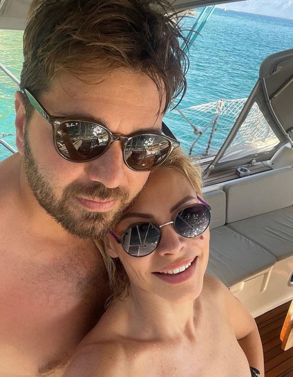 İkiz bebeklere hamile Seray Sever'den karnı burnunda pozlar... Beğeni ve yorum yağdı! - Resim: 4