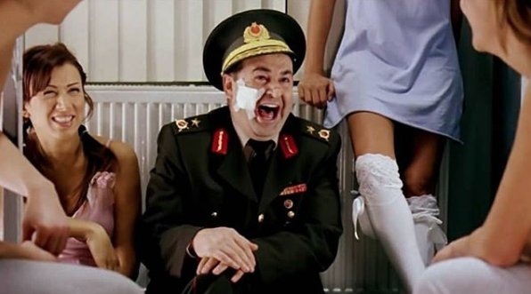 Uzun zamandır görünmüyordu: Şafak Sezer Cihangir'de görüntülendi - Resim: 3