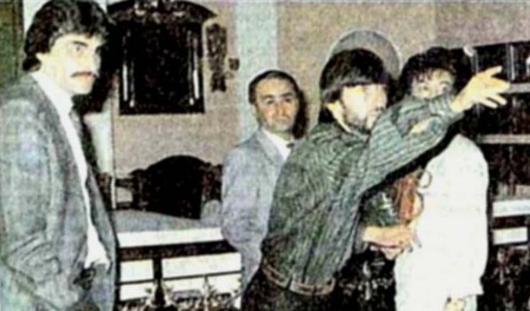 Rıdvan Dilmen Bülent Ersoy'a şişe fırlattı eyvahlar olsun - Resim: 4