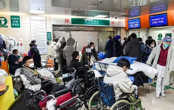 Çin’den korkunç görüntüler: Sokak ortasında ceset yakmaya başladılar - Resim: 3