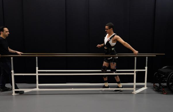 Omurilik felçlilerine müjde! Elektro terapi yöntemi adım attırıyor - Resim: 0