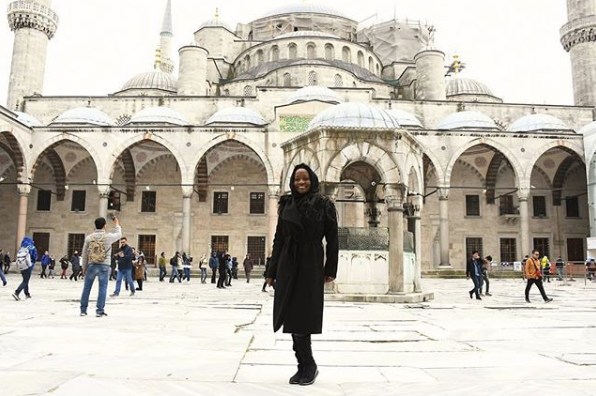 ABD'li şarkıcı müslüman olmuştu! Della Miles Bağcılar'da iftar yaptı - Resim: 2