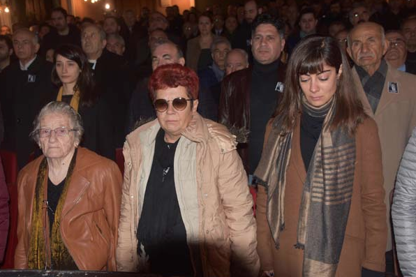 Ünlü oyuncuya gözyaşlarıyla veda ettiler! - Resim: 3