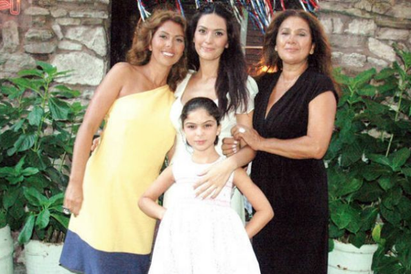 Zeynep Korel'in Bergüzar Korel hakkında anlattıkları şoke etti büyük çirkinlikler - Resim: 1