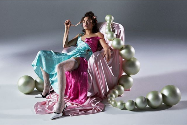 Melisa Şenolsun pozlarıyla ortalığı salladı Atiye'de sevişme sahnesi olay olmuştu - Resim: 4