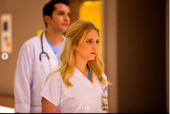 Mucize Doktor'un Hemşire Açelya'sı beyaz bikinisiyle yıktı! - Resim: 2