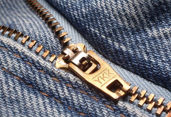 Fermuarların üzerinde neden YKK yazıyor hiç merak ettiniz mi? Bakın aslında ne anlama geliyormuş - Resim: 0