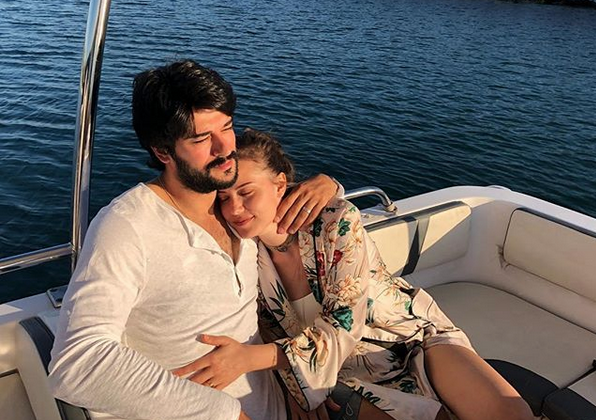 Burak Özçivit el sıkıştı Diriliş Osman Gazi rolü için ne kadar alacak?  - Resim: 2