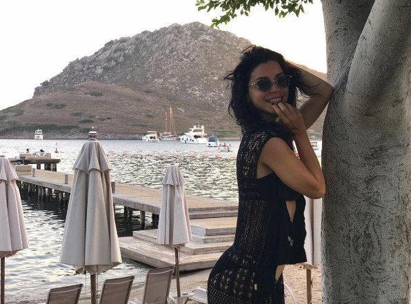 Merve Boluğur'un yeni imajına bakın yıllardır bu saçı kullanıyordu - Resim: 2