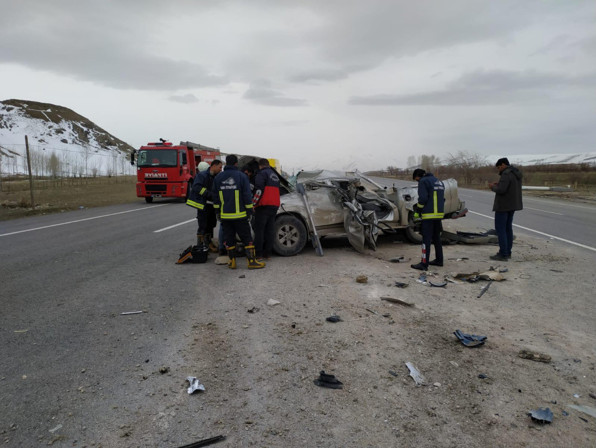 Van'da takla atan araçtan sağ kurtuldu mucizenin resmini çizdi - Resim: 1