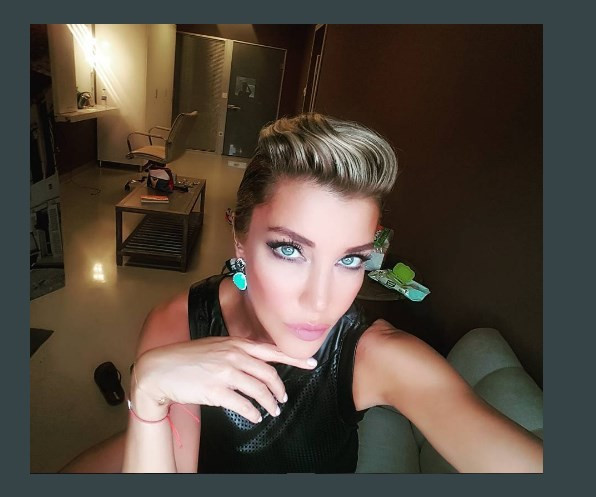 Deniz Akkaya'ya yeni imaj uğurlu gelmedi - Resim: 3