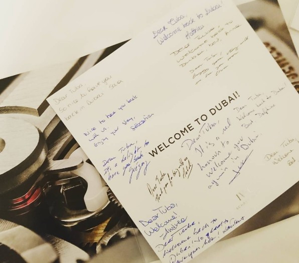 Dubai’de ilgi odağı oldu giydiği kıyafete bakın - Resim: 4