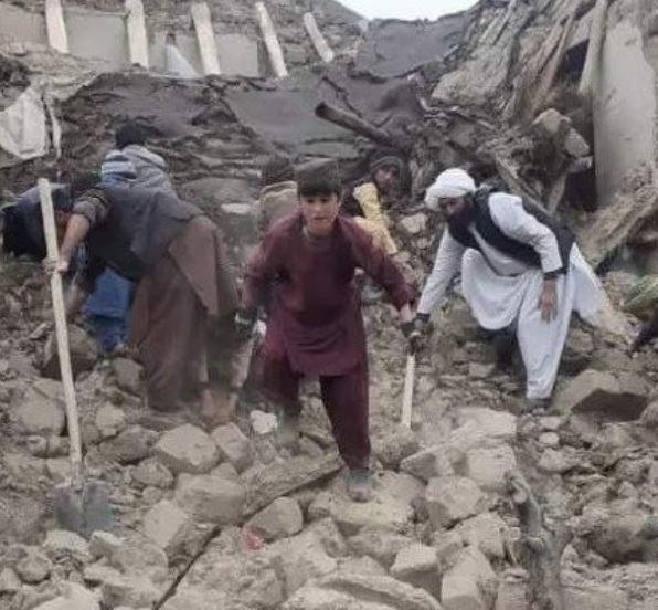 Afganistan'da 6.1 şiddetinde deprem: En az 950 ölü, 610 yaralı - Resim: 1