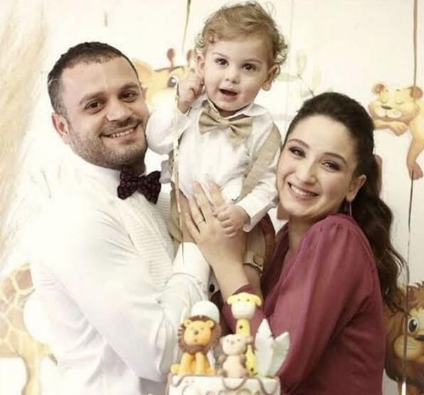 Kırgın Çiçekler'in Songül'ü göğüs dekolteli pozlarıyla büyüledi beğeniler yağmur oldu yağdı - Resim: 4