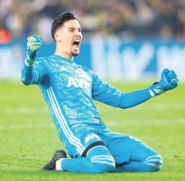 Fenerbahçeli Altay Bayındır gönlünü Gökçe Kırgız'a kaptırdı - Resim: 2