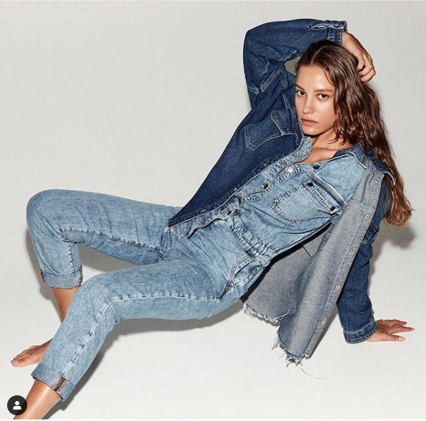 Serenay Sarıkaya 2 milyon TL'lik terlikle sokağa çıktı gündeme oturdu - Resim: 1