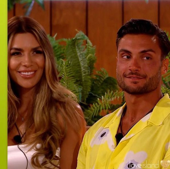 Türk kızı Ekin Su Cülcüloğlu Aşk Adası'nı birbirine kattı öpüşmediği yarışmacı kalmadı - Resim: 4